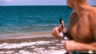 [Exotic4K] 2017-10-25 - Victoria June - Beach Pickup.mp4