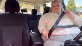 1825764723_hungry-hippo-takes-a-trip-to-the-drive-thru-i-had-a-little_0.mp4