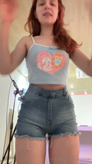 744341900_setting-it-up-and-getting-a-bit-horny-xd-i-had-this-silly-i_0.mp4
