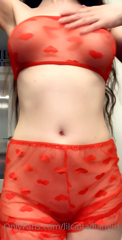47495340_dancing-and-oiling-myself-up_0.m4v