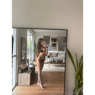 a quién por aquí le gusta comer 🍑_  who around here likes to.._1_6f14.jpg