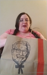 925189183_kfc-me-total-pig-out_0.mp4