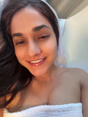 __amcutefatima_2026-06-18_21-50-04_707.mp4
