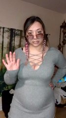 483419131_impromptu-stream-because-i-m-struggling-to-find-a-dress-that_1.mp4