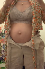 982900663_try-on-my-old-clothes-with-me-funnily-enough-they-don_5.mp4