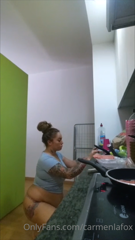 264334869_07-24-16-carmen-cooks-and-dances-she-s-cooking-some-ha_0.m4v