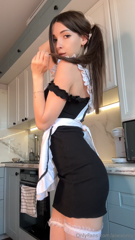 1453374142_it-was-my-little-dream-to-make-a-video-with-several-outfits_0.mp4