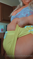 170336103_bbw-stuffing-down-5-donuts-in-one-sitting_0.m4v