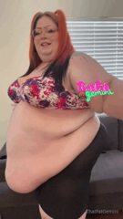 1953383216_super-fat-jiggles-full-vids-on-feed-vip-thatfatgeminii_0.mp4