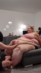 452643583_you-want-to-see-what-happens-when-a-huge-belly-sla_0.m4v