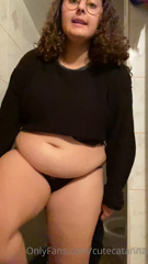 188157224_well-my-lil-ass-is-here-for-you-someone-up-for-feeding_0.m4v