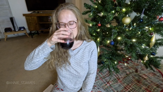 AnnieStJames - All I Want For Christmas Is You, Mommy.mp4