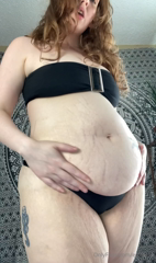 1141564122_hey-cuties-heres-some-selfie-spam-with-two-short-little-vi_0.mp4