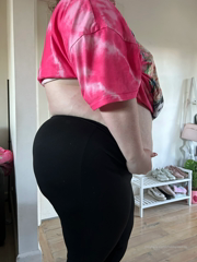 681224310_soo-much-better-when-my-belly-is-hanging-out_0.mp4