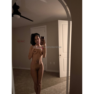 daniliaa_Horny_af_before_bed_😩_4176748250.jpeg