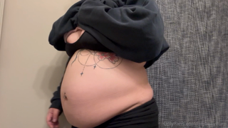 1586796282_do-you-think-youd-be-able-to-tell-my-belly-was-so-round-fro_1.mp4