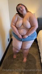 1635406720_do-you-like-watching-me-try-on-clothes_0.m4v