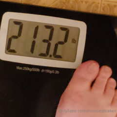 1245029675_an-itty-bitty-weigh-in_0.mp4