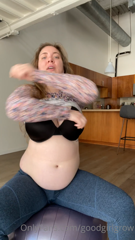 112428790_nude-bouncing-fun_0.m4v