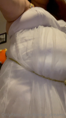 483788065_your-goddess-waits-for-her-next-meal-to-be-delivered-better_0.m4v