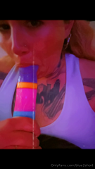 blue2short_😝_3607875481.mp4