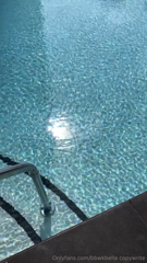 739942906_soaking-up-the-last-bursts-of-summer_1.mp4