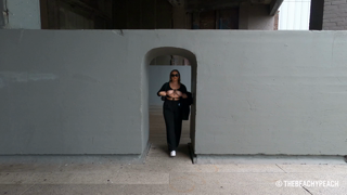 20231018-I_love_sneaking_flashes_in_like_this_while_Im_out_1_570786985497604372_570785907922182145.mp4