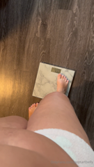 1117303394_slo-mo-belly-jiggles-and-weigh-in_0.mp4