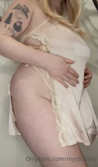 290972747_this-set-made-me-feel-so-sexy-and-something-about-the-silky_0.m4v
