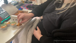 138302998_watch-me-munching-nuggies-in-my-natural-habtitat-my-gaming_0.m4v