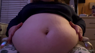 1383121312_just-some-belly-jiggles-to-brighten-up-your-friday-night-heh_2.mp4