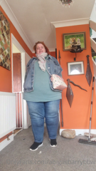 577695077_tips-gratefully-received-who-d-love-a-spank-go-on-be_0.m4v