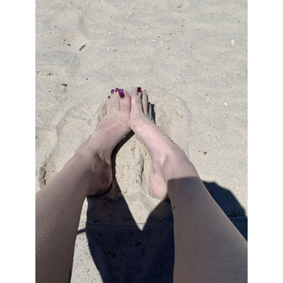 2022-07-04_12-40-14_vr4jc7_would-you-worship-them-at-the-beach_0.jpg