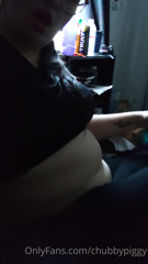 86798184_chubbypiggy-playing-with-her-belly-and-talking-about-how-she_0.m4v