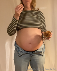966006181_all-day-stuffing-this-is-how-you-earn-a-big-belly-after-3_3.mp4