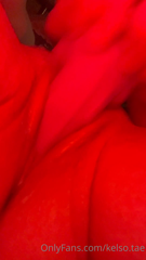 kelso217_Watch_my_lips_grip_&amp_soak_this_toy🥵_2621121252.mp4