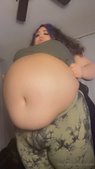 1373200322_belly-is-hugeee-afff_0.mp4