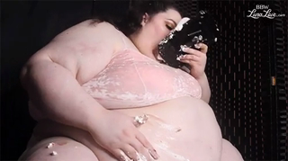 83122651_piggy-cakes_0.mp4