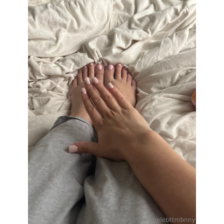applebttmbnny_Who’s_getting_my_next_set_🥰_4457266771.jpeg