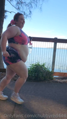 682448003_even-though-i-m-obsessed-with-food-i-love-to-exercise-it-s_0.mp4