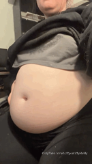 1670456833_love-a-good-belly-reveal_0.mp4
