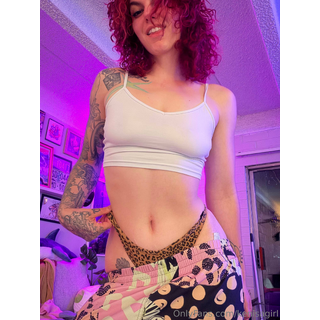 kenisagirl_2788404410_source.png