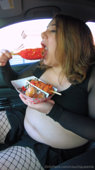 1253729937_1-hot-cheeto-crusted-mozzarella-dog-1-sweet-potato-crusted-h_0.mp4
