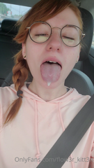 33646710_my-new-glasses-definitely-make-ahegao-much-more-adorable_0.mp4