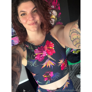 kenisagirl_2488686671_source (1).png