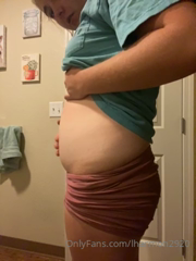 196405372_showing-off-my-food-baby_0.m4v