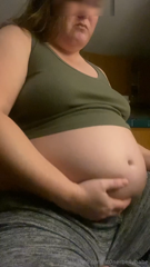 1487770046_overeating-is-a-hard-habit-to-break_1.mp4