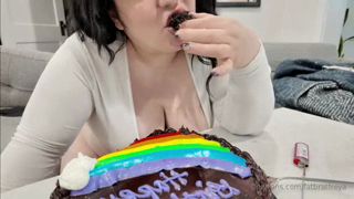 1708597196_its-my-birthday-feed-me-its-my-birthday-and-im-spoiling_0.mp4