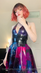 445692551_blowing-kisses-and-kissy-noises-in-my-galaxy-latex-top-and-s_7.m4v