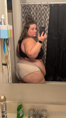 503679941_showing-off-my-gains-in-the-bathroom-mirror-like-a-good-gain_0.m4v